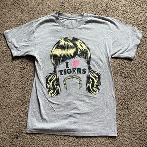🐯 Joe Exotic Tiger King Graphic Gray Shortsleeve T-Shirt